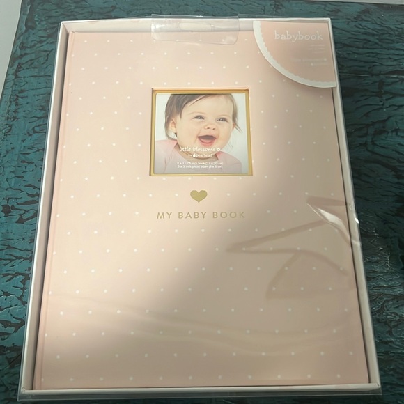 Baby record book - NEW IN PACKING - Picture 1 of 1